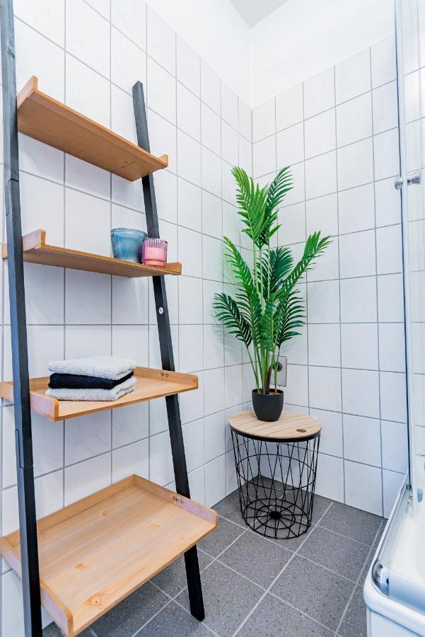 Helles Apartment In Top-Lage Mit Parkplatz マクデブルク エクステリア 写真
